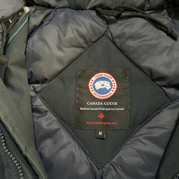 Men’s medium Canada goose jacket navy blue color - Picture 3 of 4